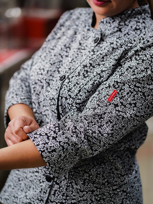 Chaqueta Laura flores negras botones negros E38 SENA