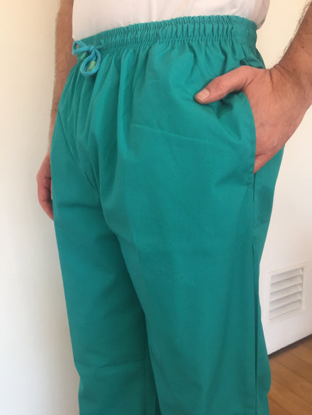 Pantalón buzo verde clínico