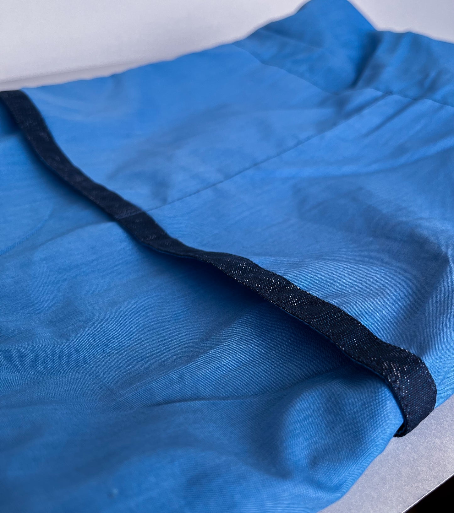 Bolso mochila Brisa Negra – Edición Artesanal Julin Serra