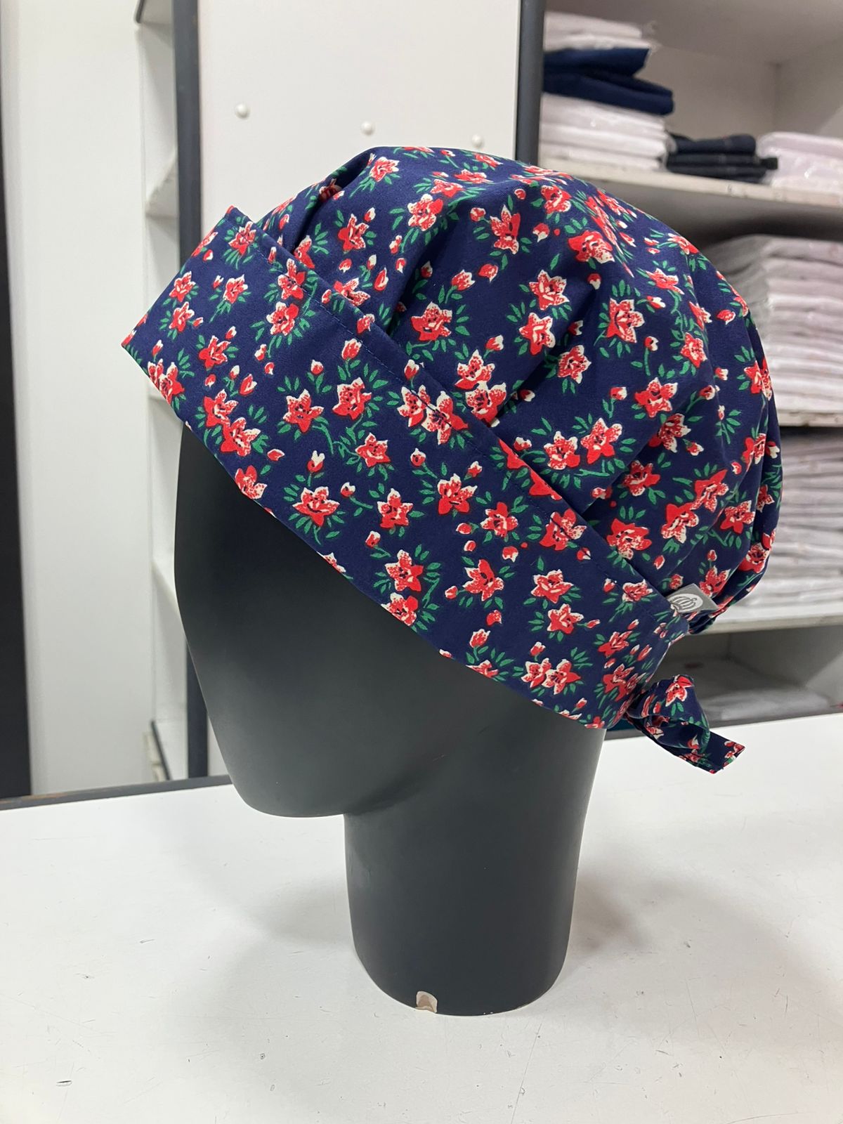 Gorro Magnolia estampado Flores con azul (E04)