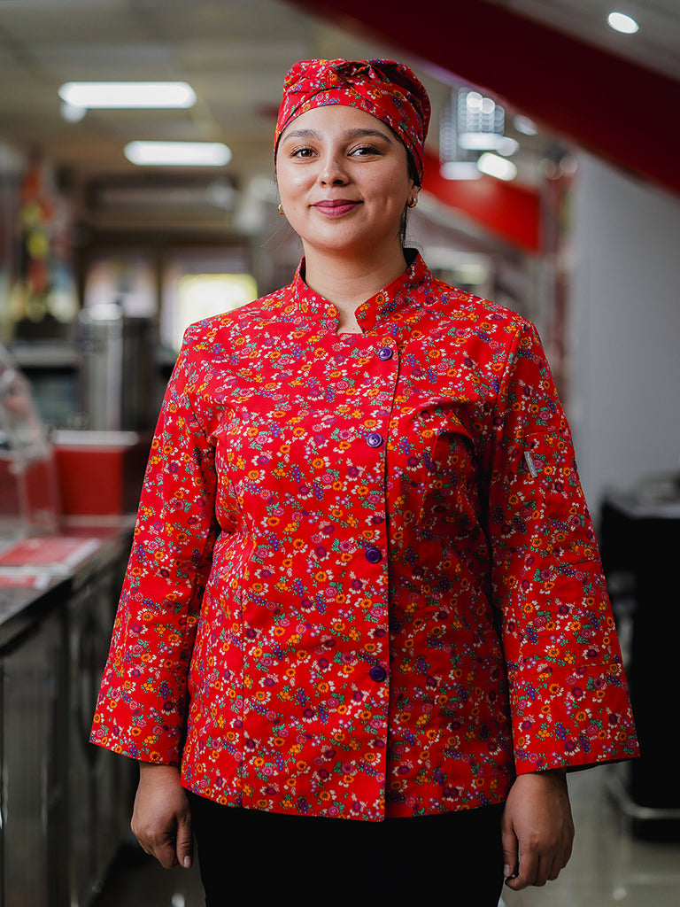 Chaqueta Laura en poly estampado rojo florcitas moradas y naranja SENA E06