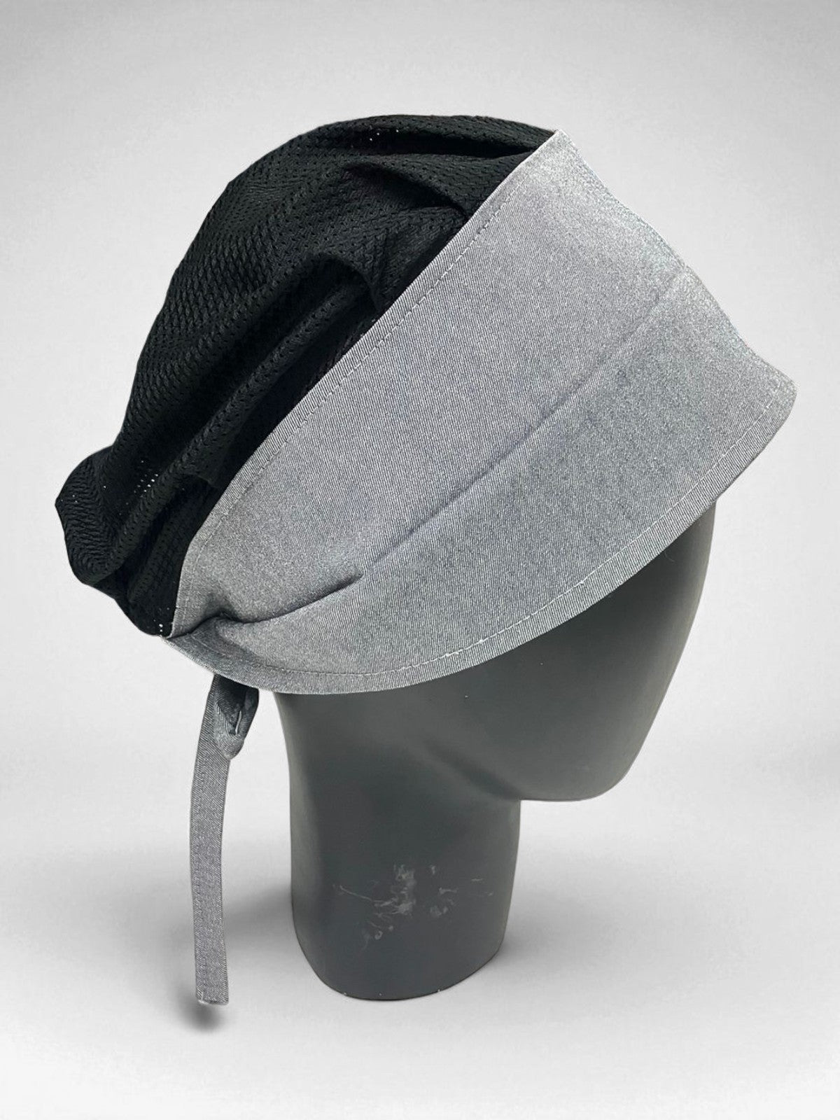 Gorro Magnolia con biarritz gris con malla negra