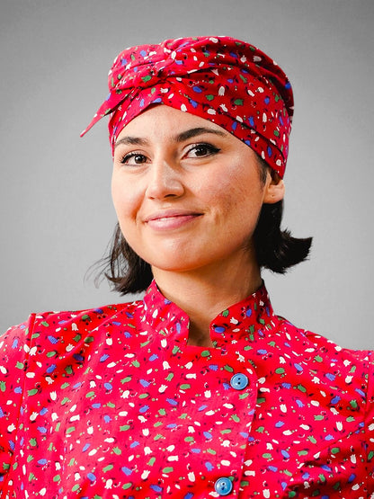 Gorro Sena Flores fondo rojo oscuro E18