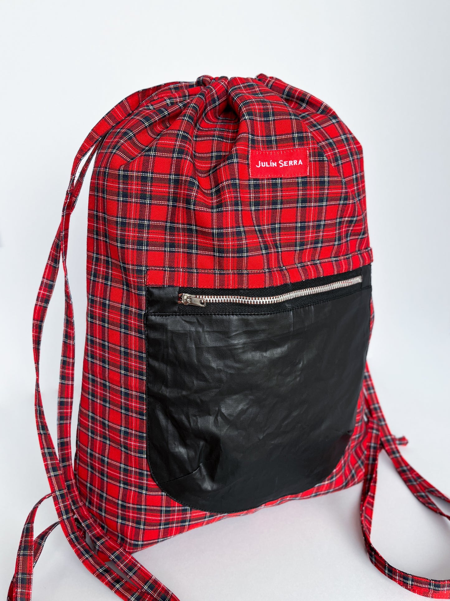 Bolso Mochila Sombra Punk – Edición Artesanal Julin Serra