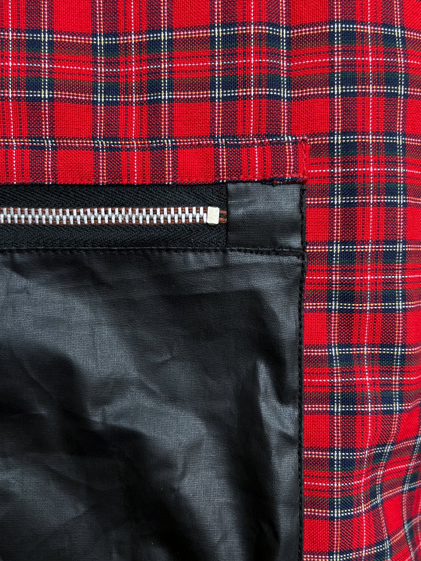 Bolso Mochila Sombra Punk – Edición Artesanal Julin Serra