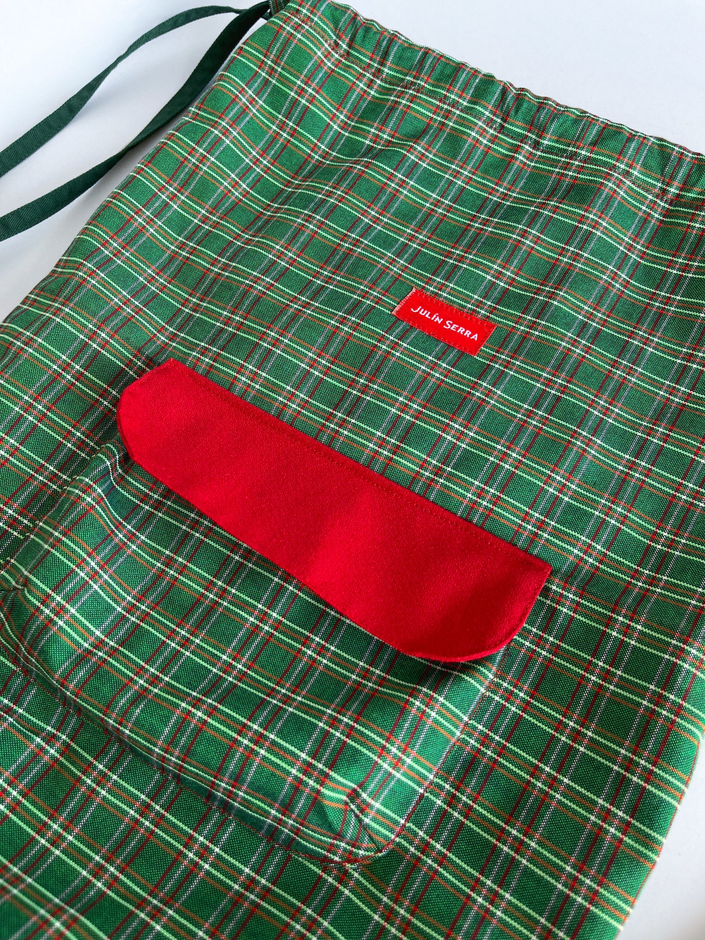 Bolso Mochila Verde Escocés – Edición Artesanal Julin Serra