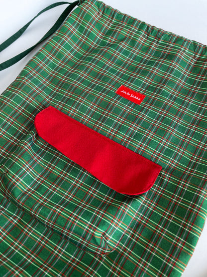 Bolso Mochila Verde Escocés – Edición Artesanal Julin Serra