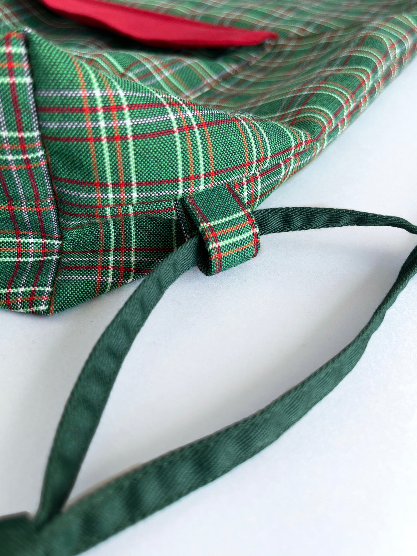 Bolso Mochila Verde Escocés – Edición Artesanal Julin Serra