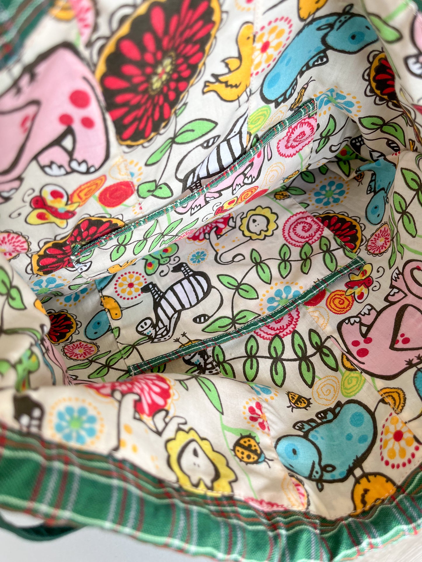 Bolso Mochila Verde Escocés – Edición Artesanal Julin Serra