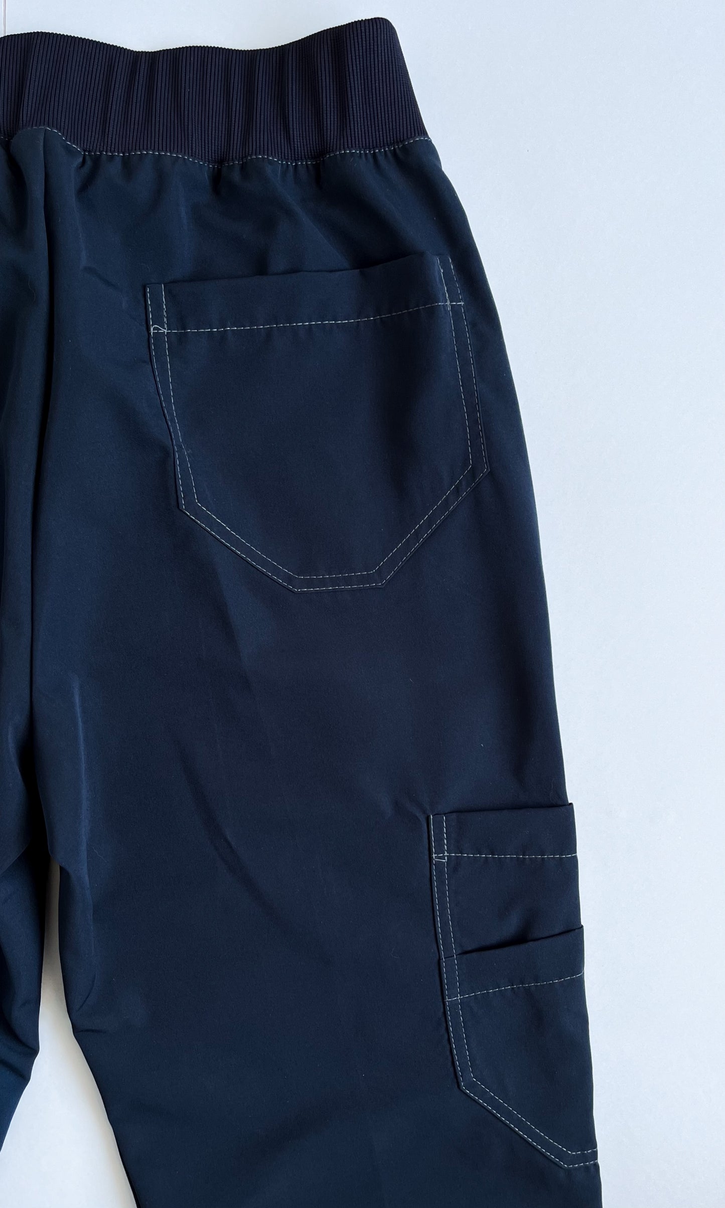 Conjunto Clínico ANTIFLUIDOS Urban Blusón + Pantalón azul marino