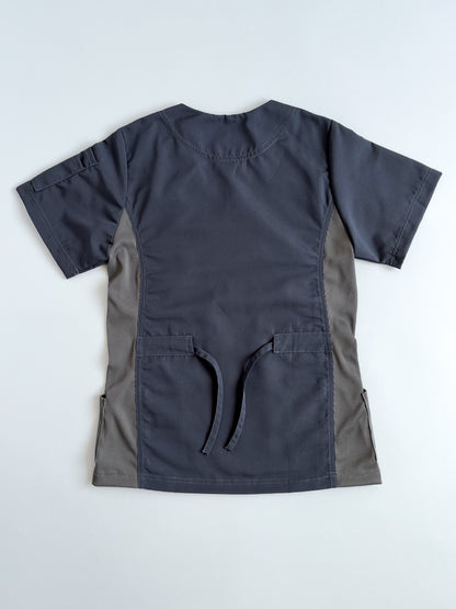Conjunto Clínico ANTIFLUIDOS Urban Blusón + Pantalón gris grafito