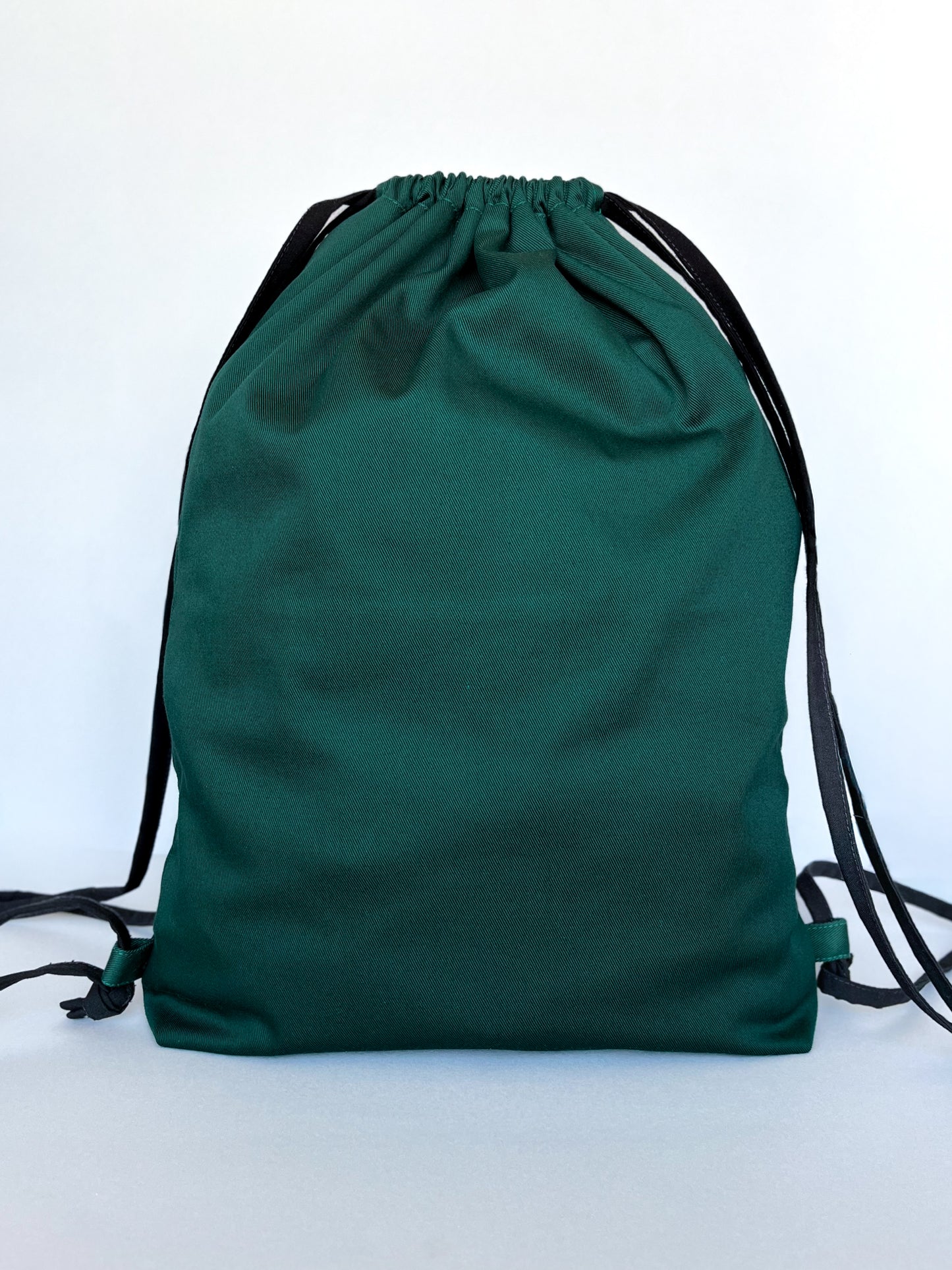 Bolso Mochila Verde Bosque – Edición Artesanal Julin Serra