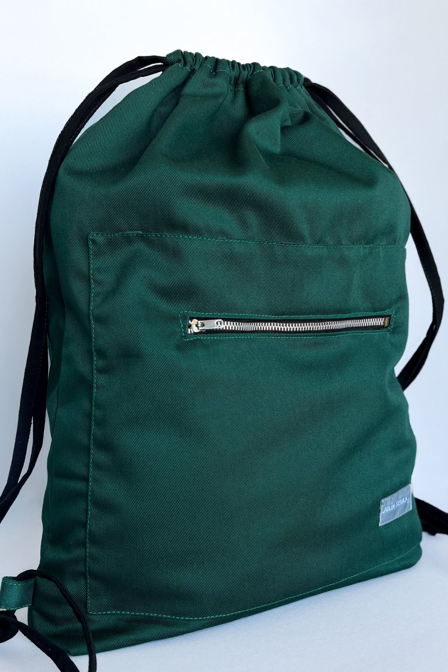 Bolso Mochila Verde Bosque – Edición Artesanal Julin Serra