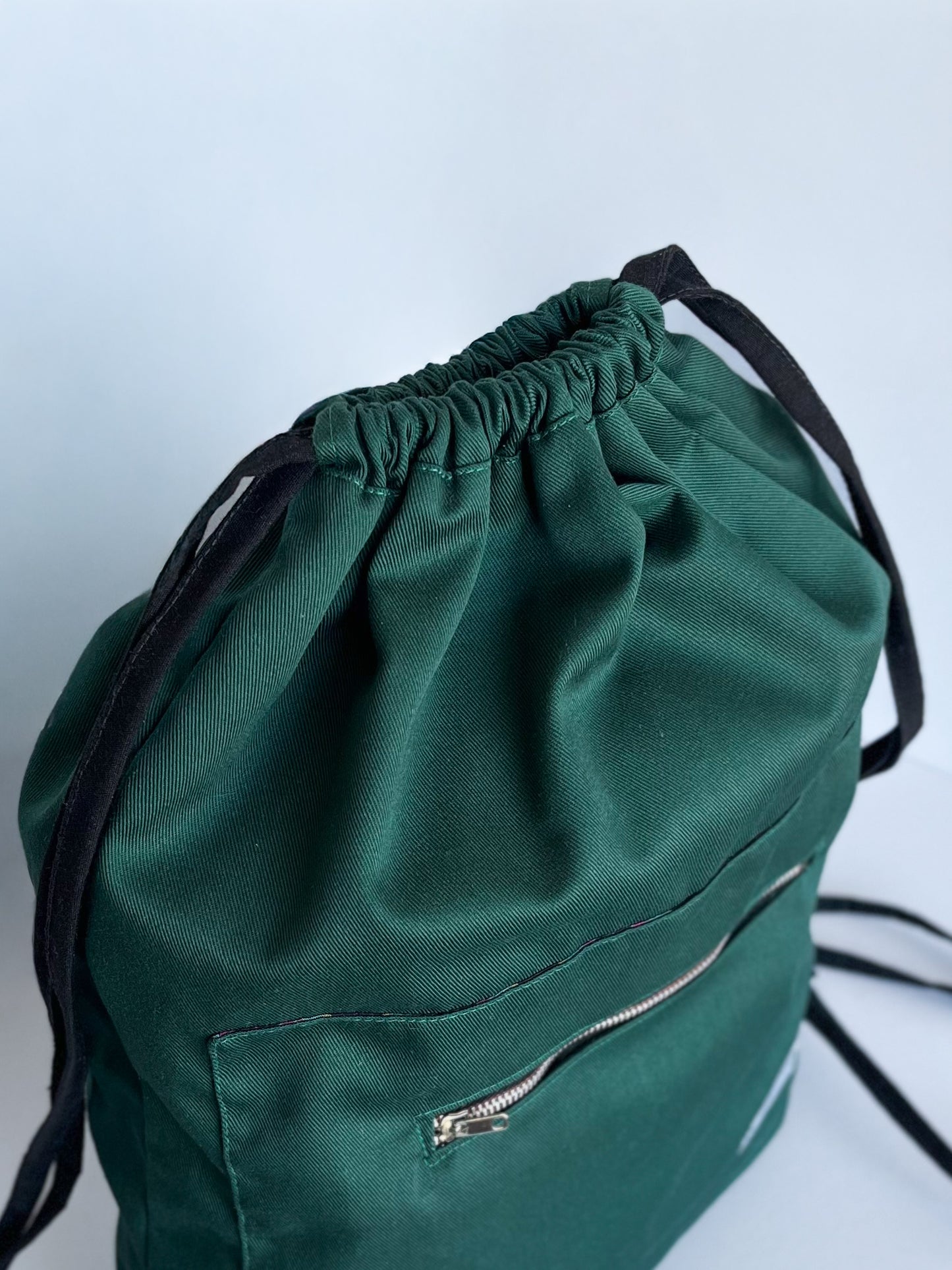 Bolso Mochila Verde Bosque – Edición Artesanal Julin Serra