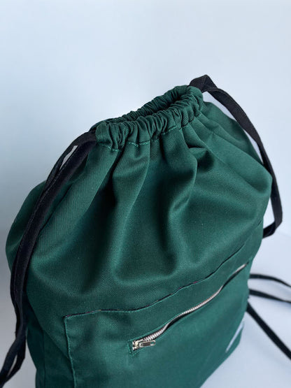 Bolso Mochila Verde Bosque – Edición Artesanal Julin Serra