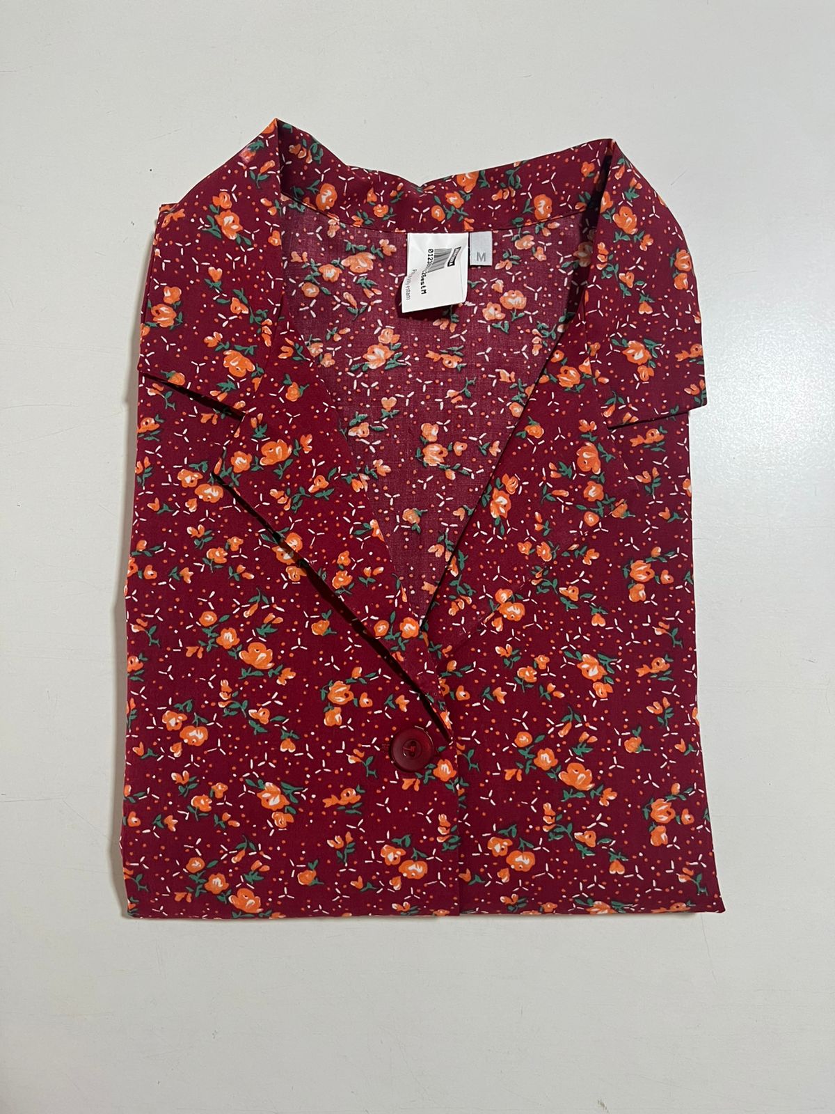 Pintora flores con burdeo (E27)