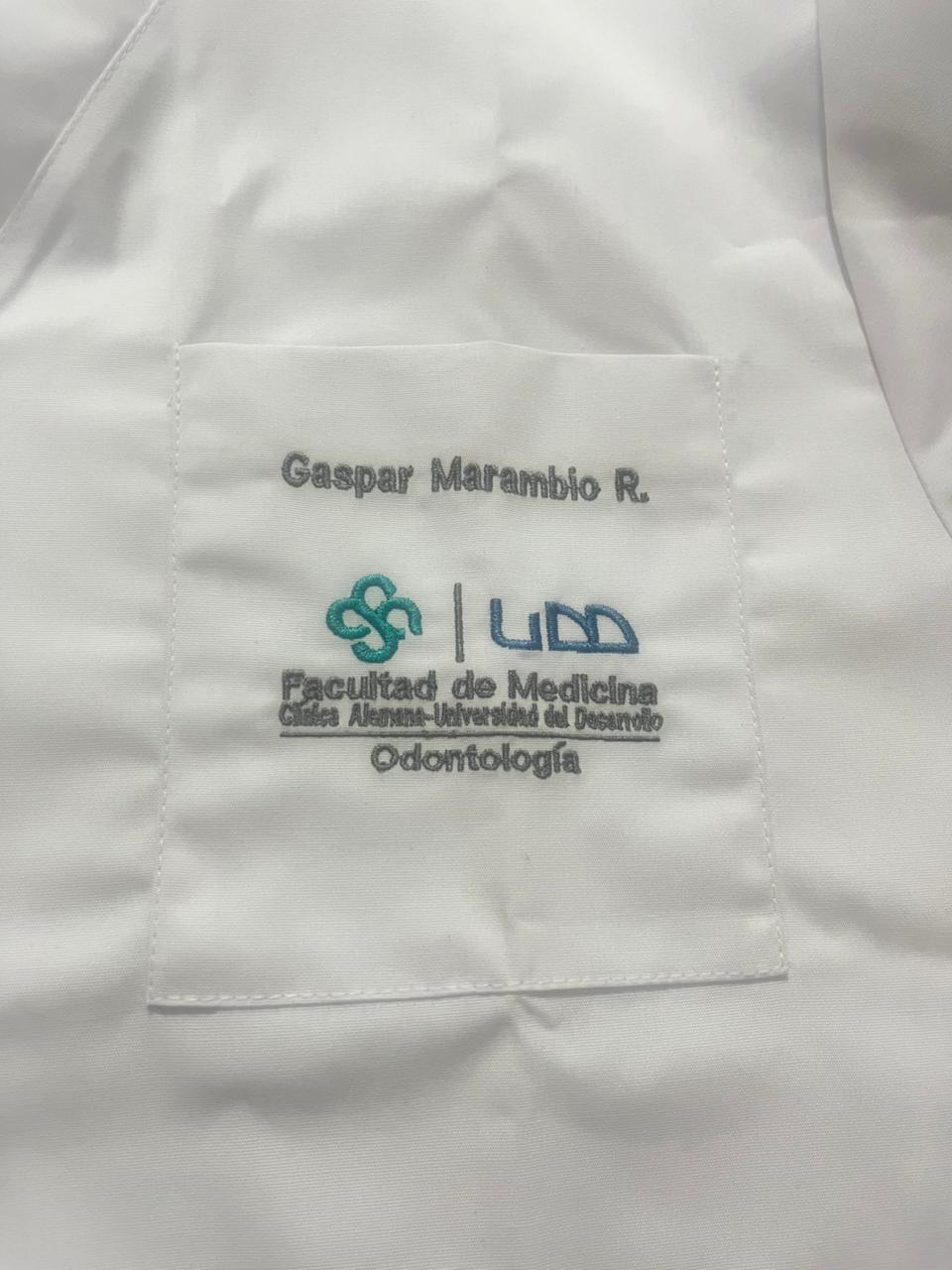 Bordado de Logo UDD Nombre y especialidad