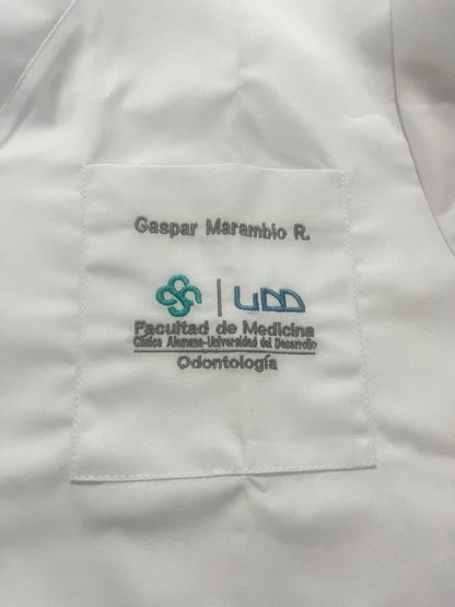 Bordado de Logo UDD Nombre y especialidad