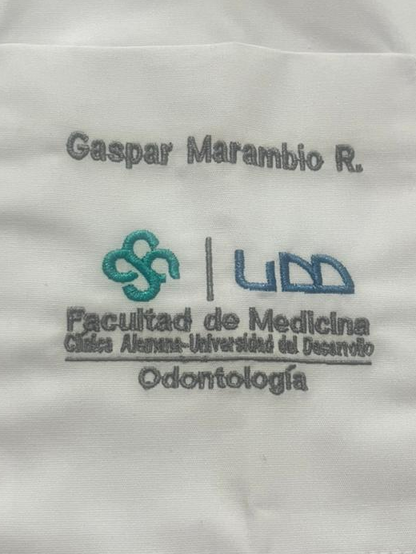 Bordado de Logo UDD Nombre y especialidad