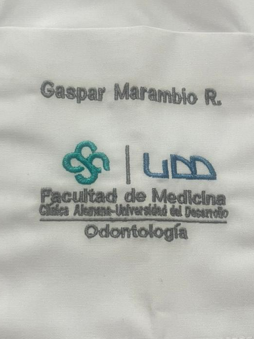 Bordado de Logo UDD Nombre y especialidad