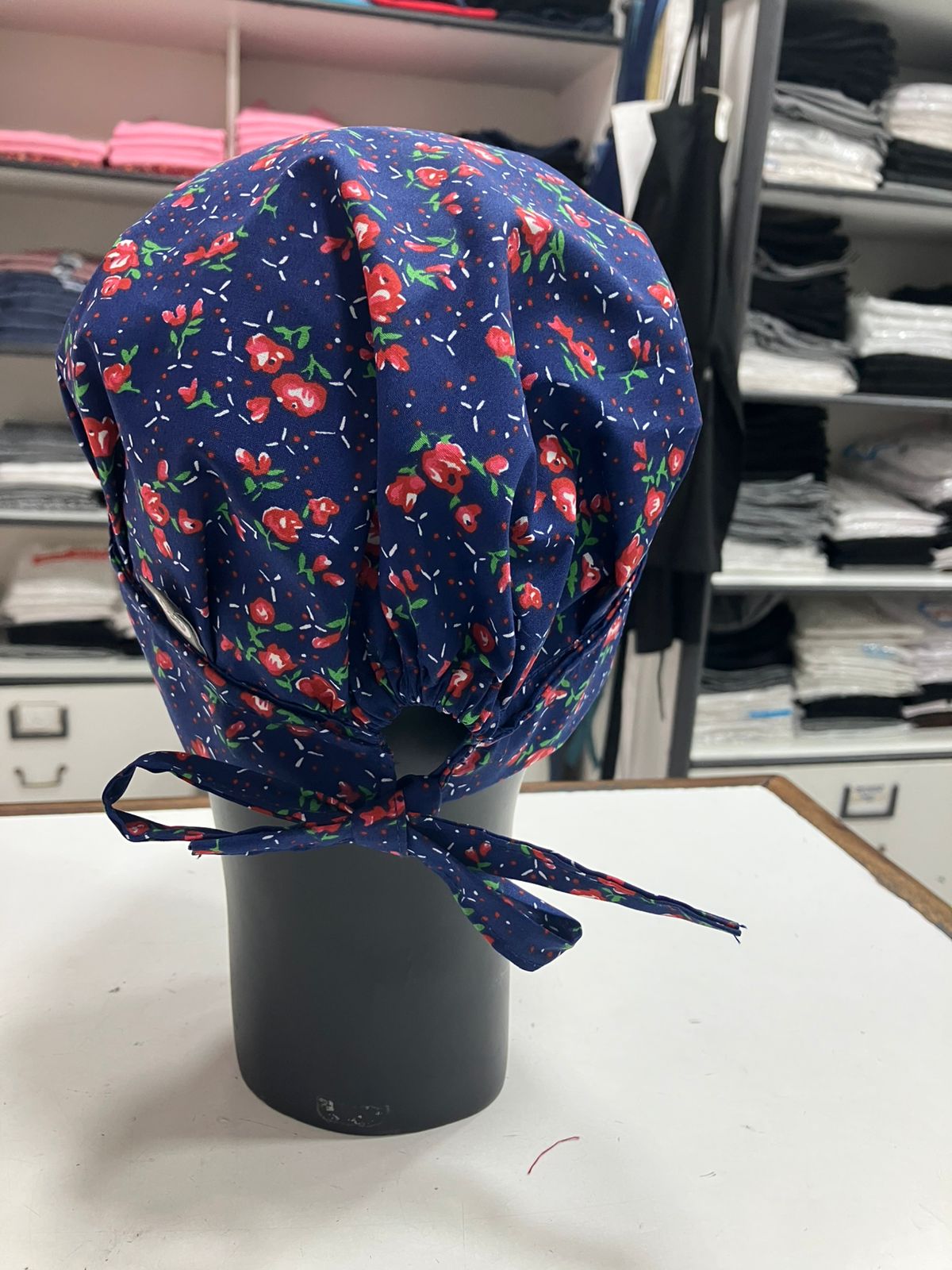 Gorro Magnolia estampado Flores con azul (E30)